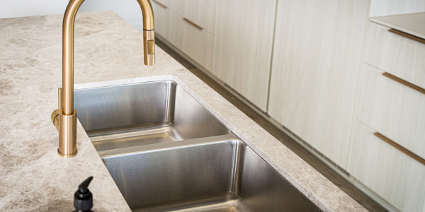 Comprar / Vender Casas Unifamiliares y Chalets en Sant Esteve de la Sarga · con Cocinas de Diseño