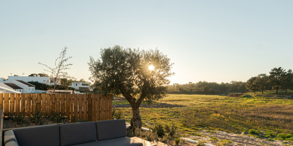 Comprar / Vender Casas Unifamiliares y Chalets en Soriguera · con Jardín
