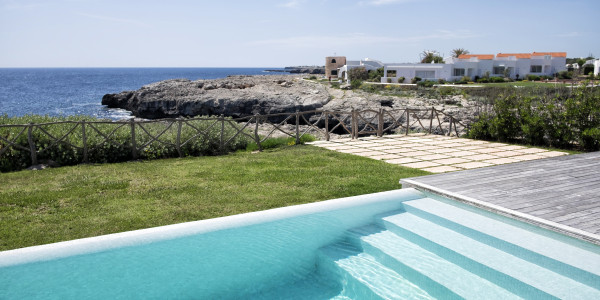 Comprar / Vender Casas Unifamiliares y Chalets en Soriguera · con Piscina